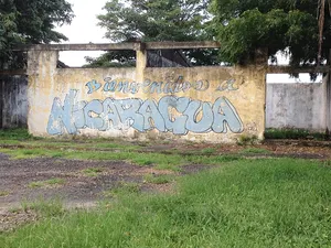 Graffiti reading Bienvenidos a Nicaragua