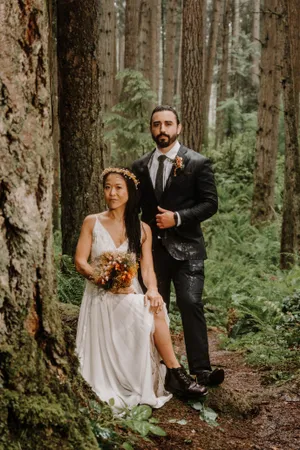 Theresa and Andrew wedding under tall trees